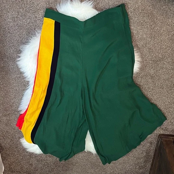 Farm Rio Boho Reggae Festival Striped Green Pink Asymmetrical Cropped Pants G/L - Picture 2 of 13